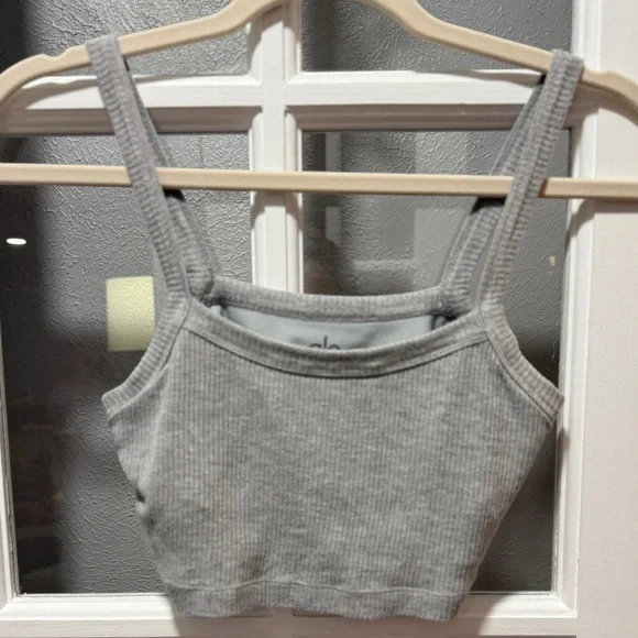 Alo Yoga | Ribbed Crop Whisper Bra Tank Top in Athletic Heather Grey - Picture 4 of 9